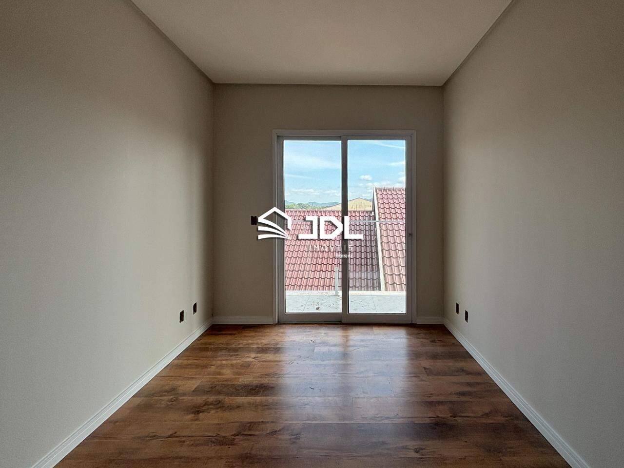 Casa à venda no bairro Tribess: 