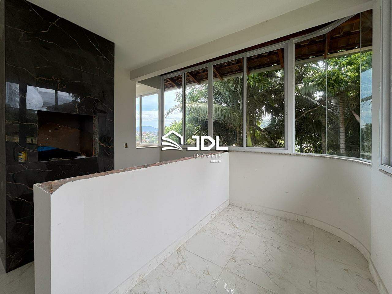 Casa à venda no bairro Tribess: 