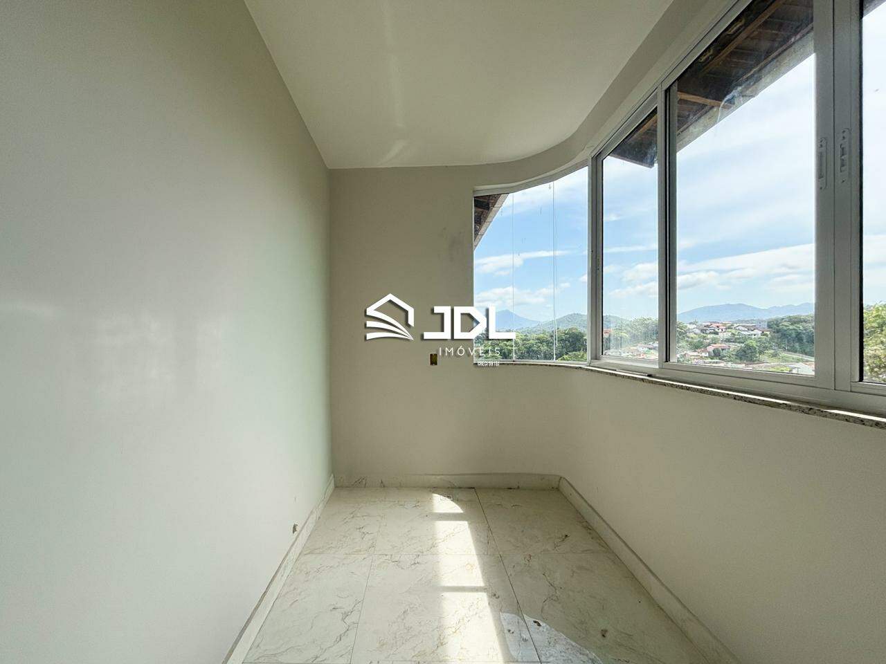 Casa à venda no bairro Tribess: 