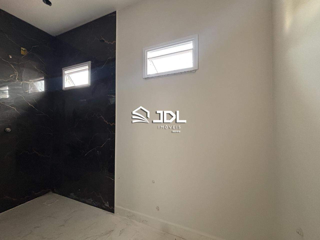 Casa à venda no bairro Tribess: 