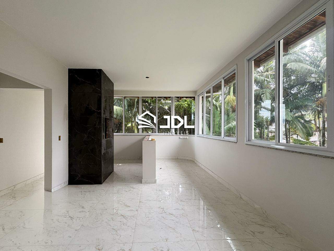 Casa à venda no bairro Tribess: 