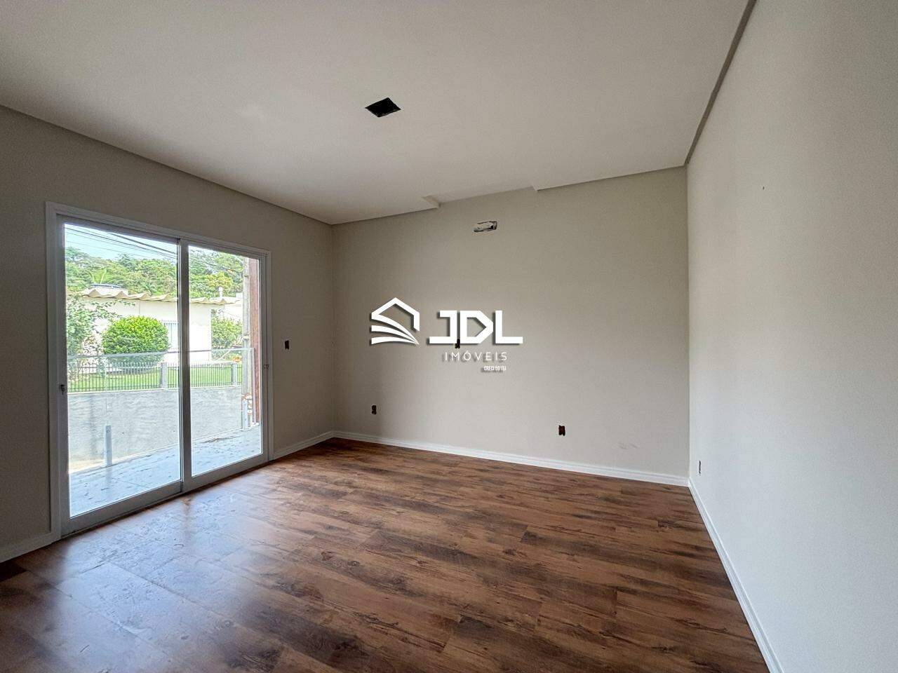 Casa à venda no bairro Tribess: 