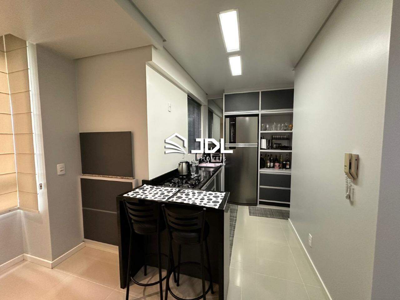 Apartamento à venda no bairro Centro: 