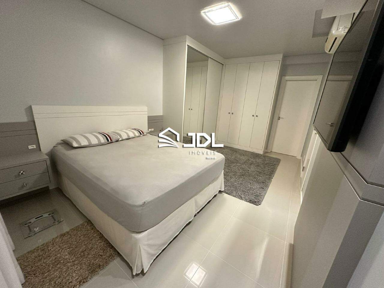 Apartamento à venda no bairro Centro: 