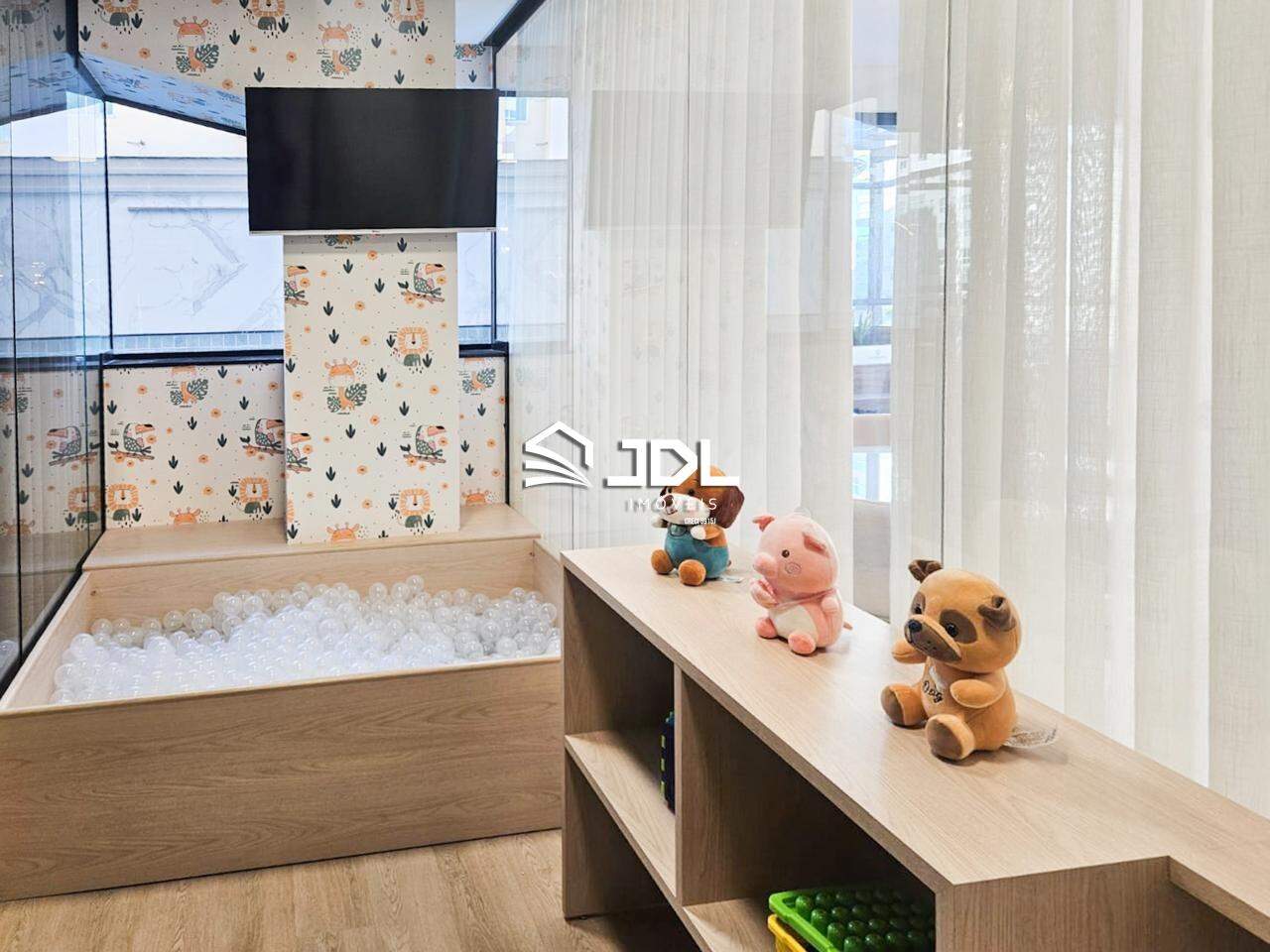 Apartamento à venda no bairro Meia Praia: 