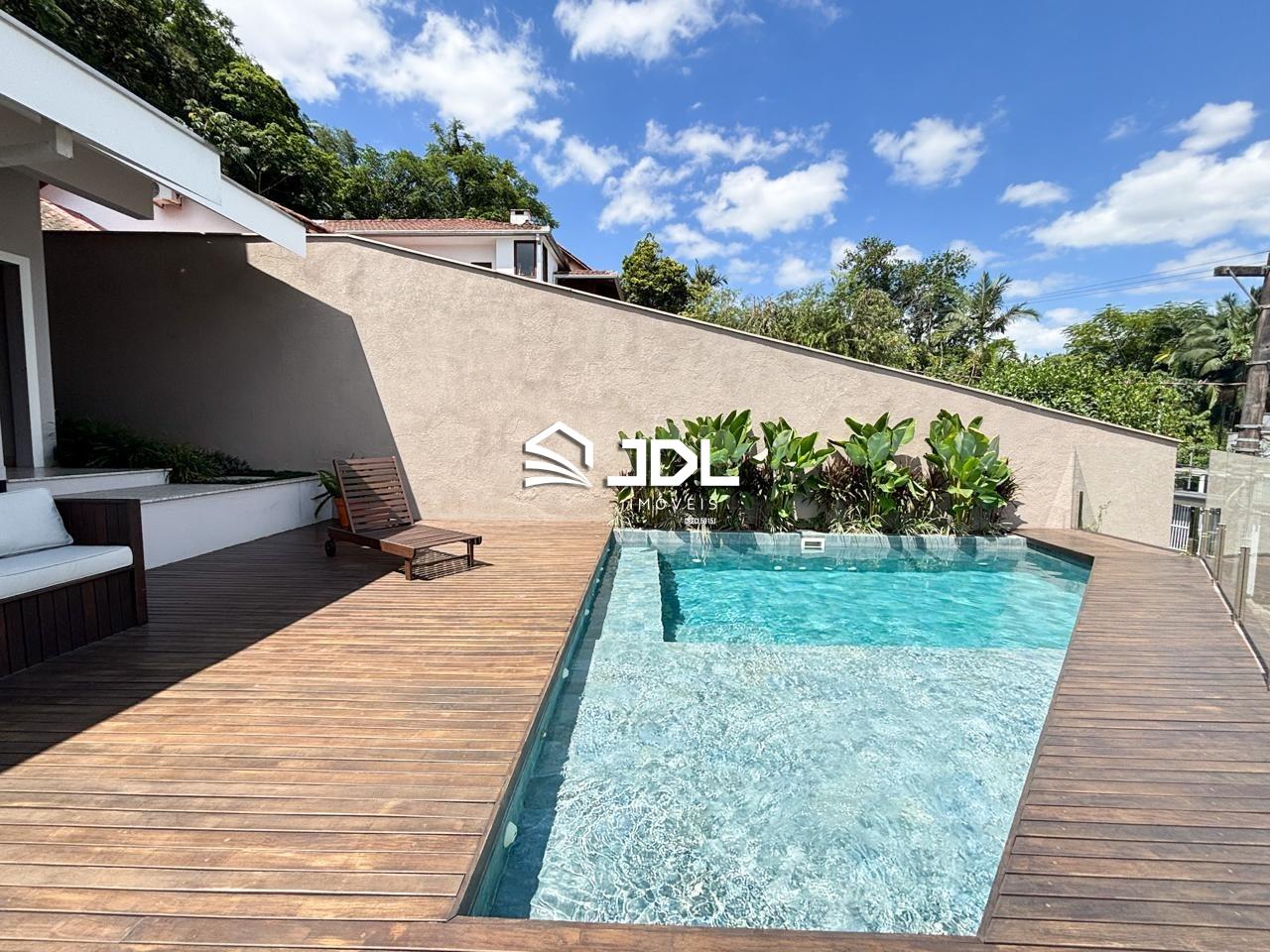 Casa à venda no bairro Itoupava Seca: 