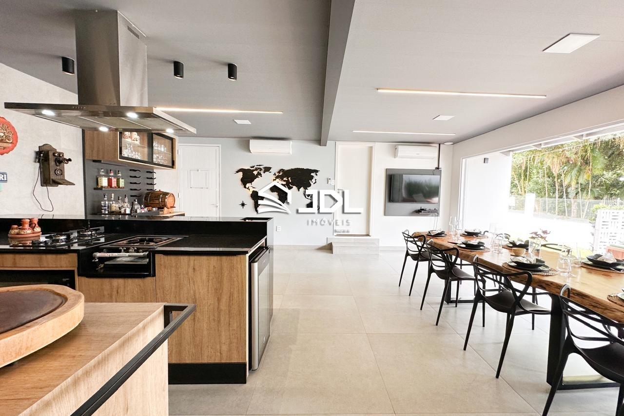 Casa à venda no bairro Velha: 