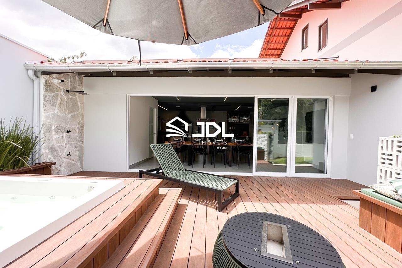 Casa à venda no bairro Velha: 