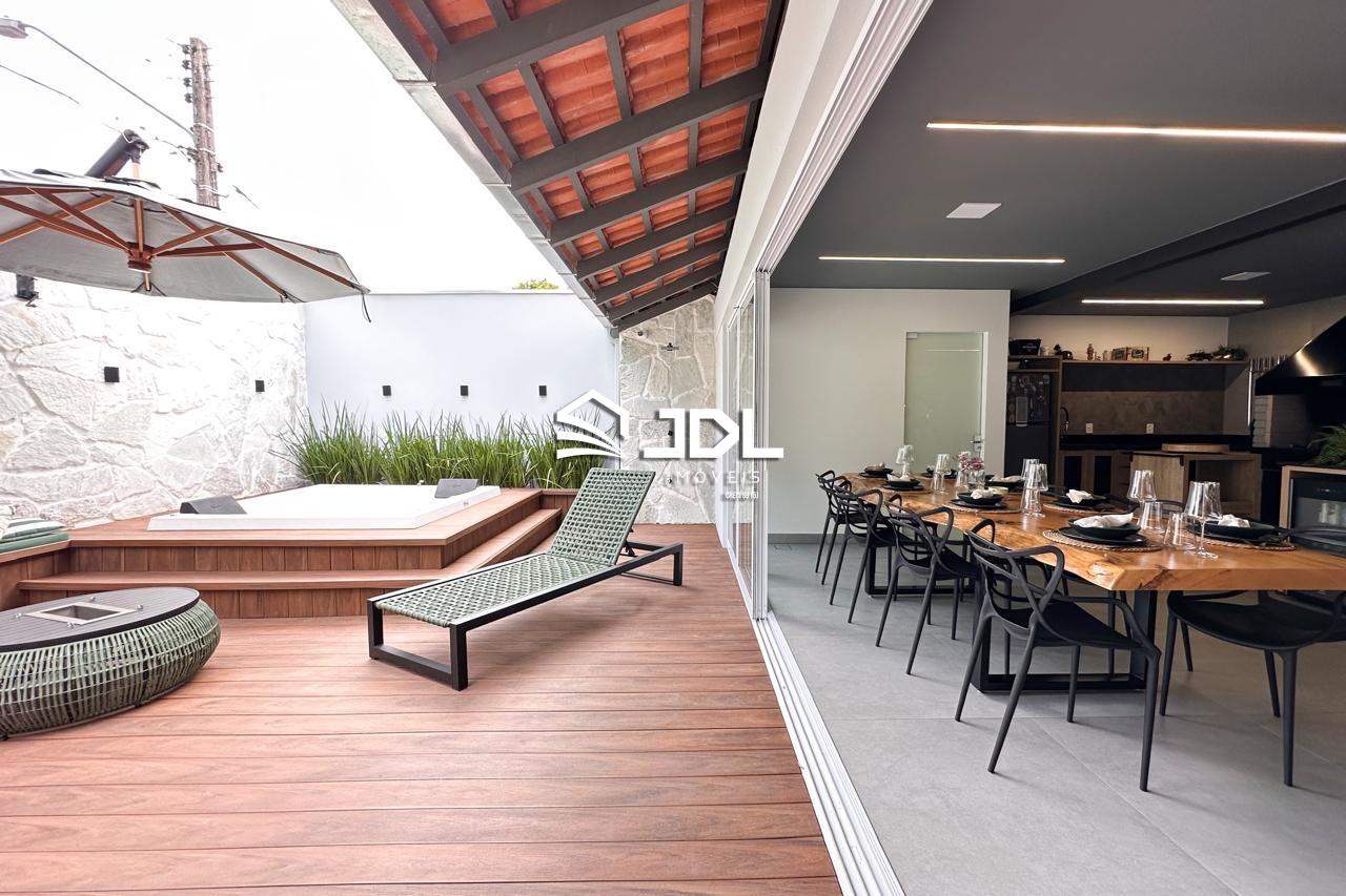 Casa à venda no bairro Velha: 