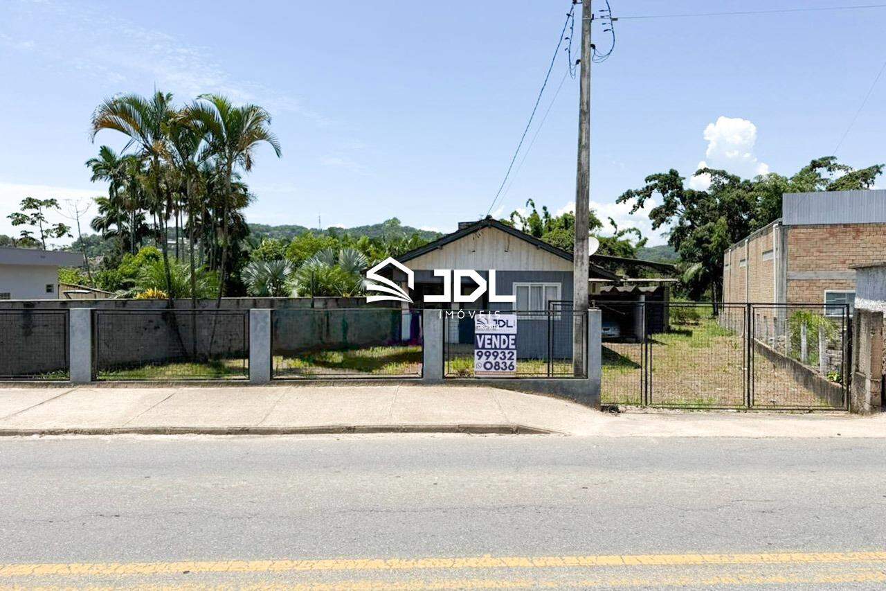 Terreno à venda no bairro Belchior Baixo: 