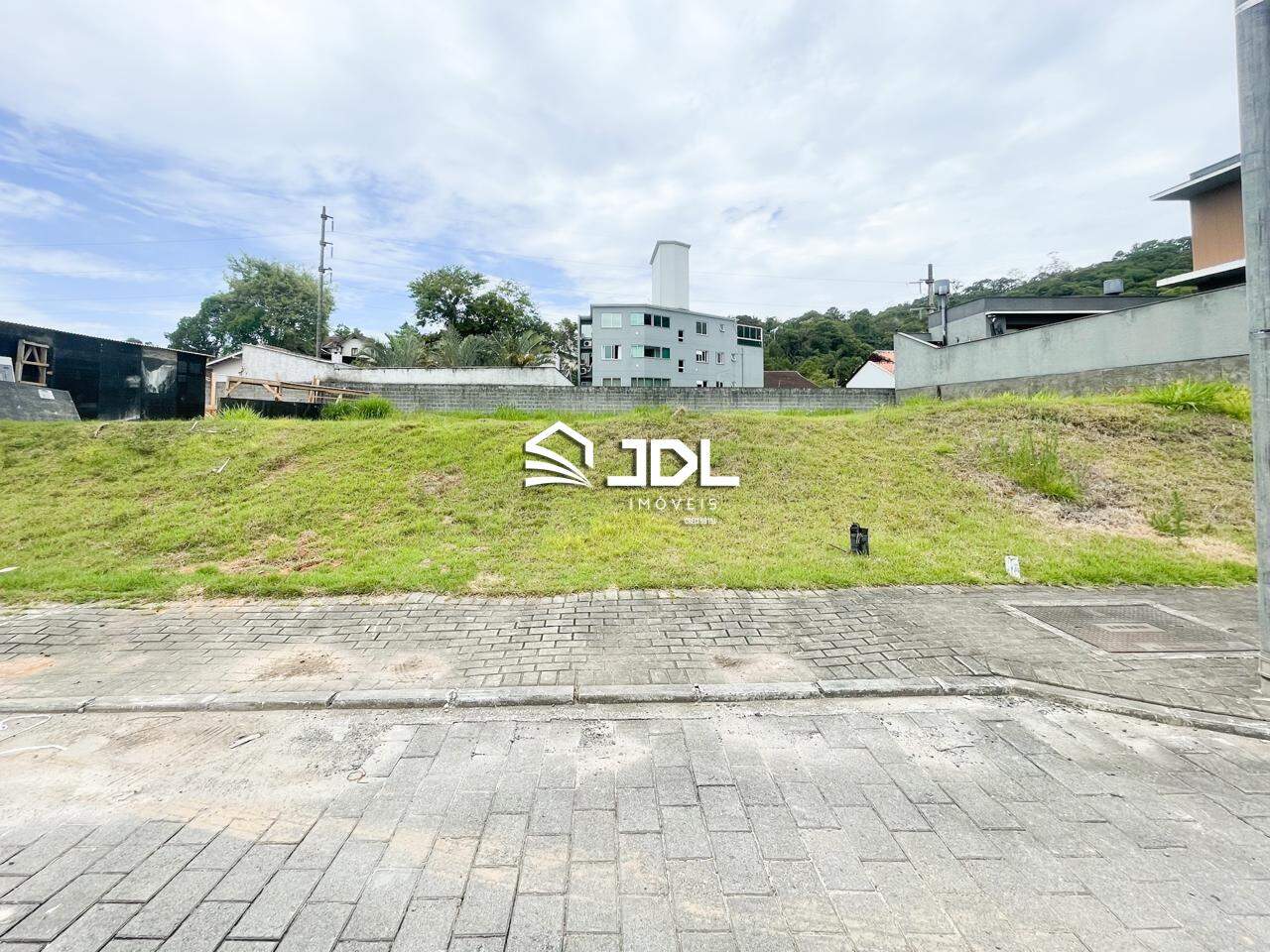 Lote em condomínio à venda no bairro Velha: 