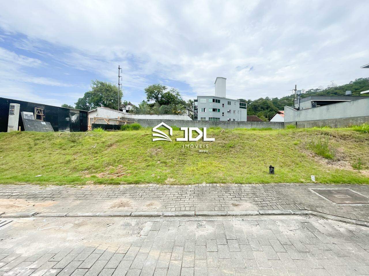 Lote em condomínio à venda no bairro Velha: 