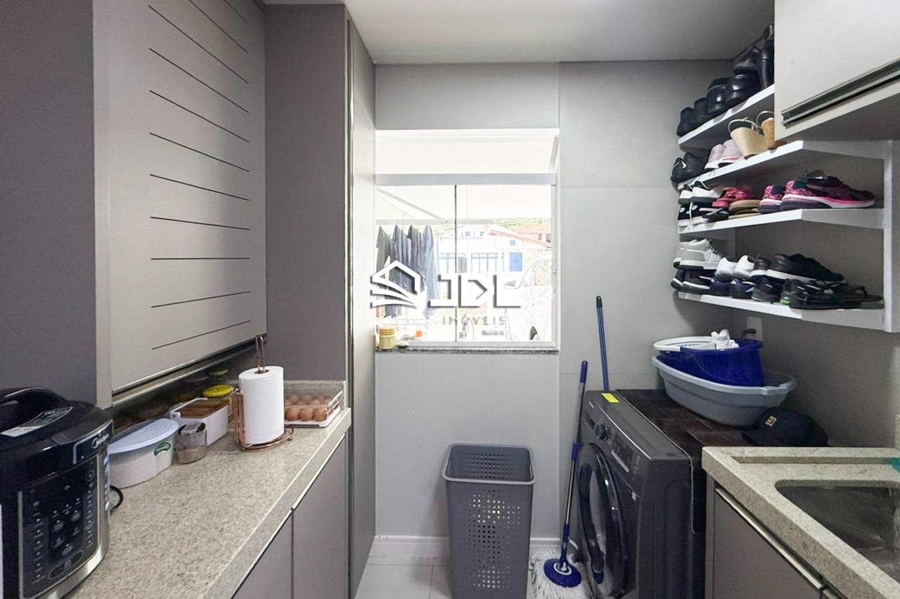 Casa à venda no bairro Velha: 