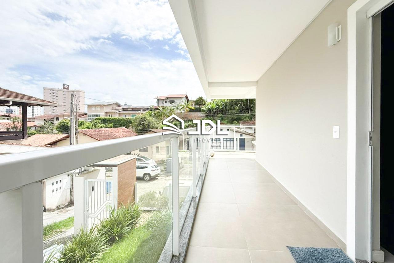 Casa à venda no bairro Velha: 