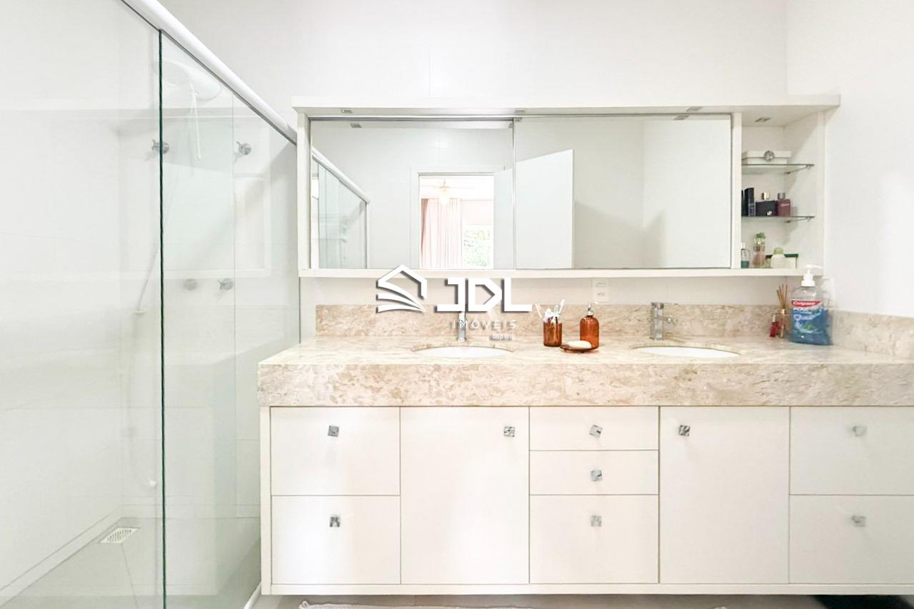 Casa à venda no bairro Velha: 