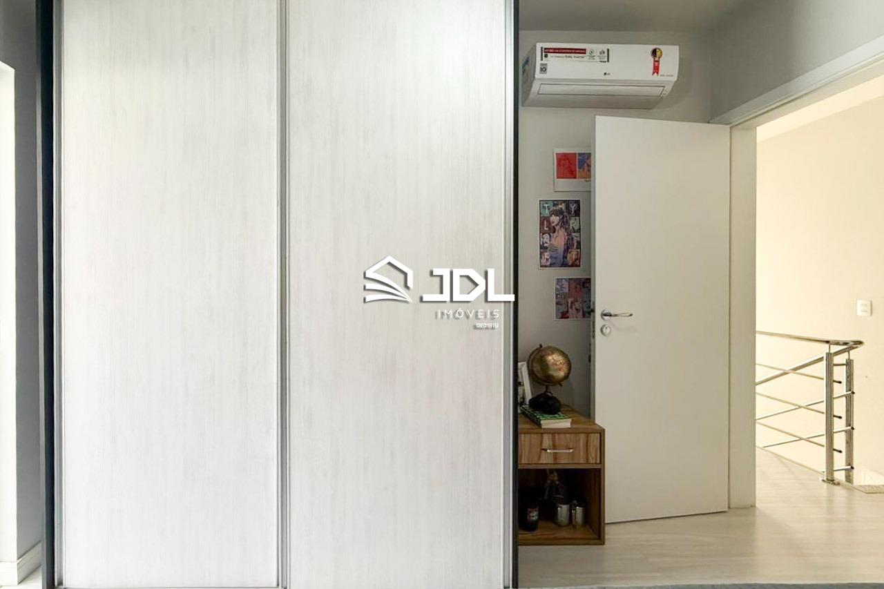 Casa à venda no bairro Velha: 