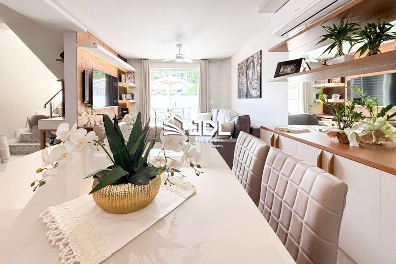 Casa à venda no bairro Velha: 