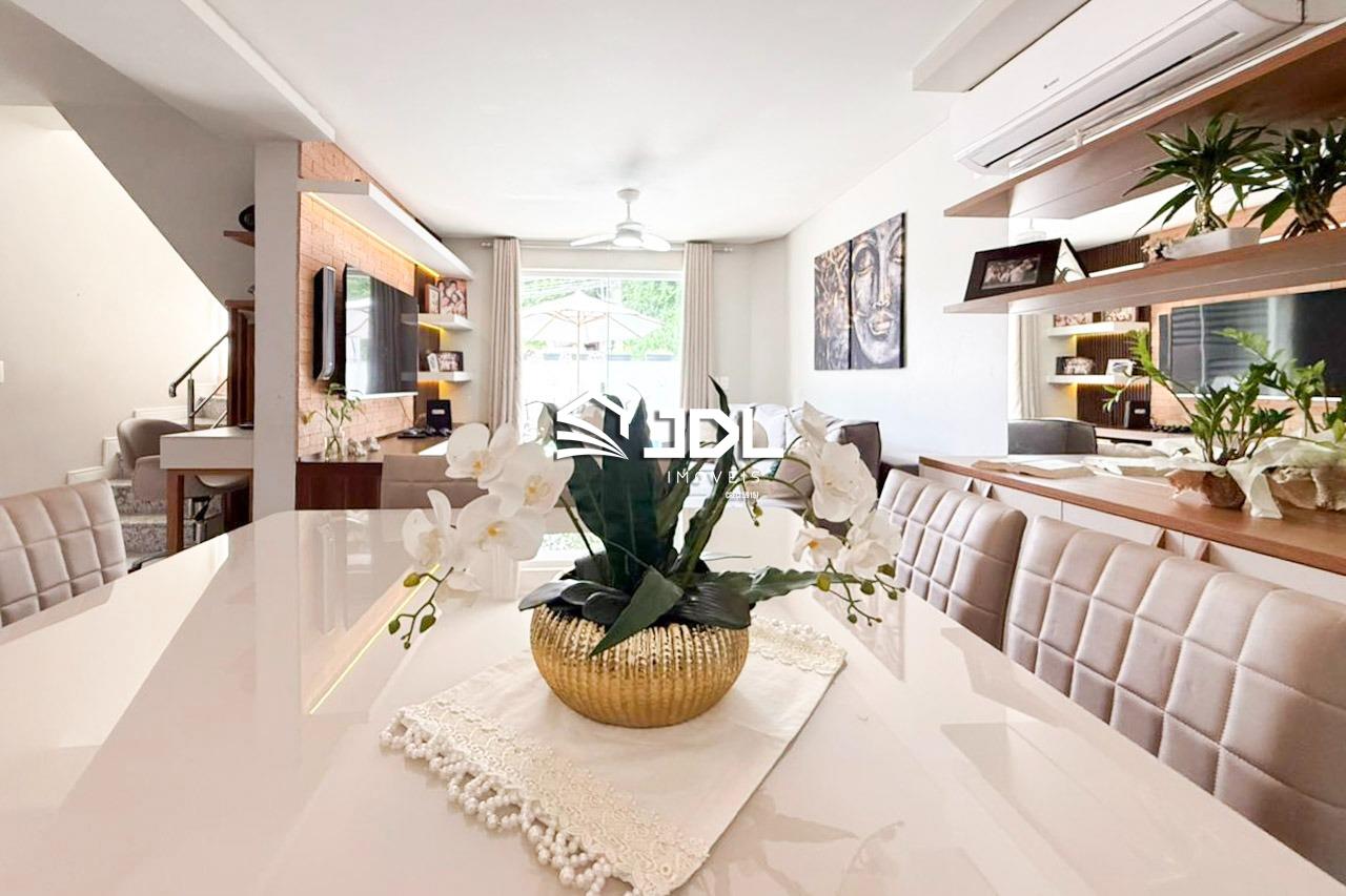 Casa à venda no bairro Velha: 