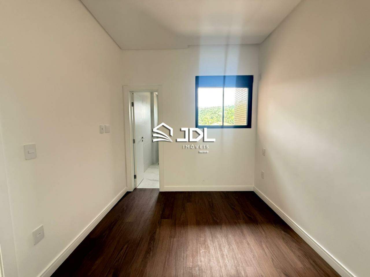 Apartamento à venda no bairro Cabeçudas: