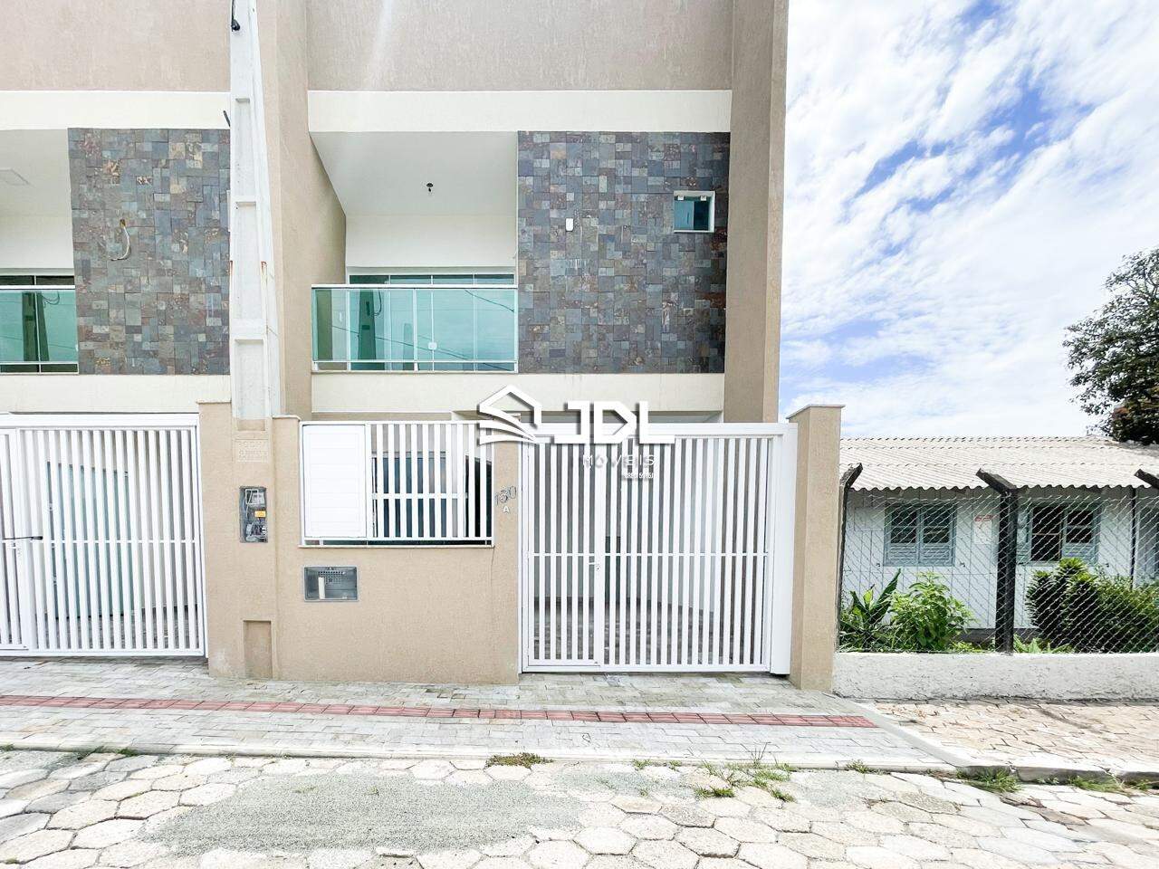 Casa à venda no bairro Armação: 