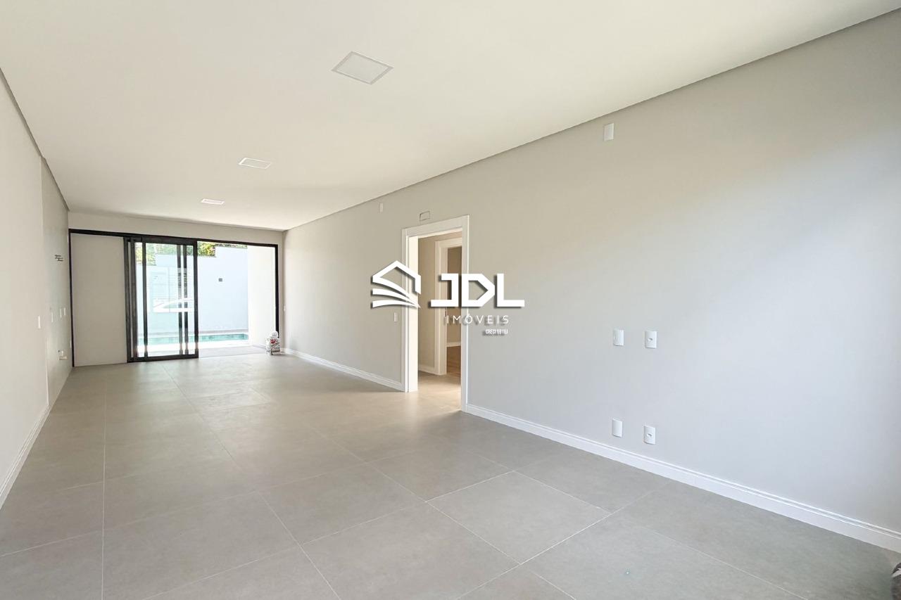 Casa Térrea Alto padrão no Bairro Escola Agrícola — foto 3