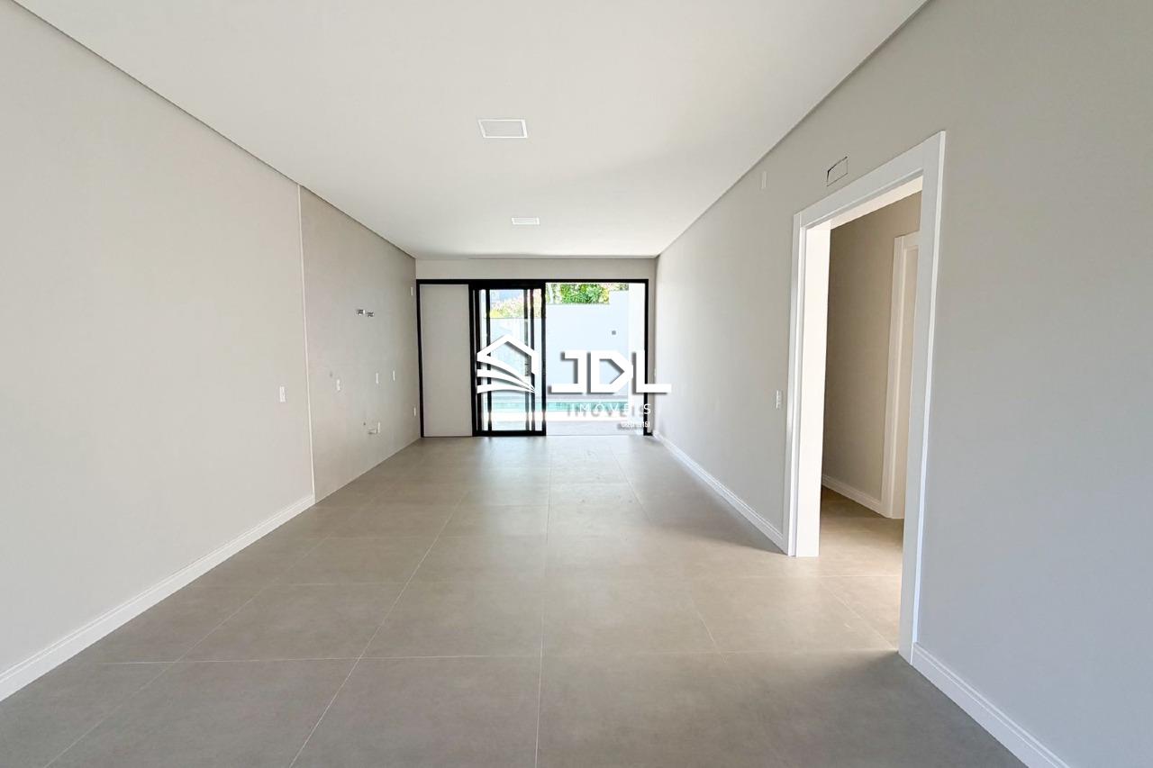 Casa Térrea Alto padrão no Bairro Escola Agrícola — foto 2