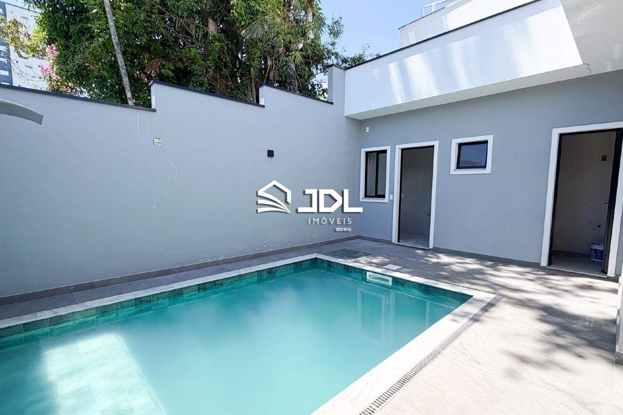 Casa Térrea Alto padrão no Bairro Escola Agrícola - foto 1