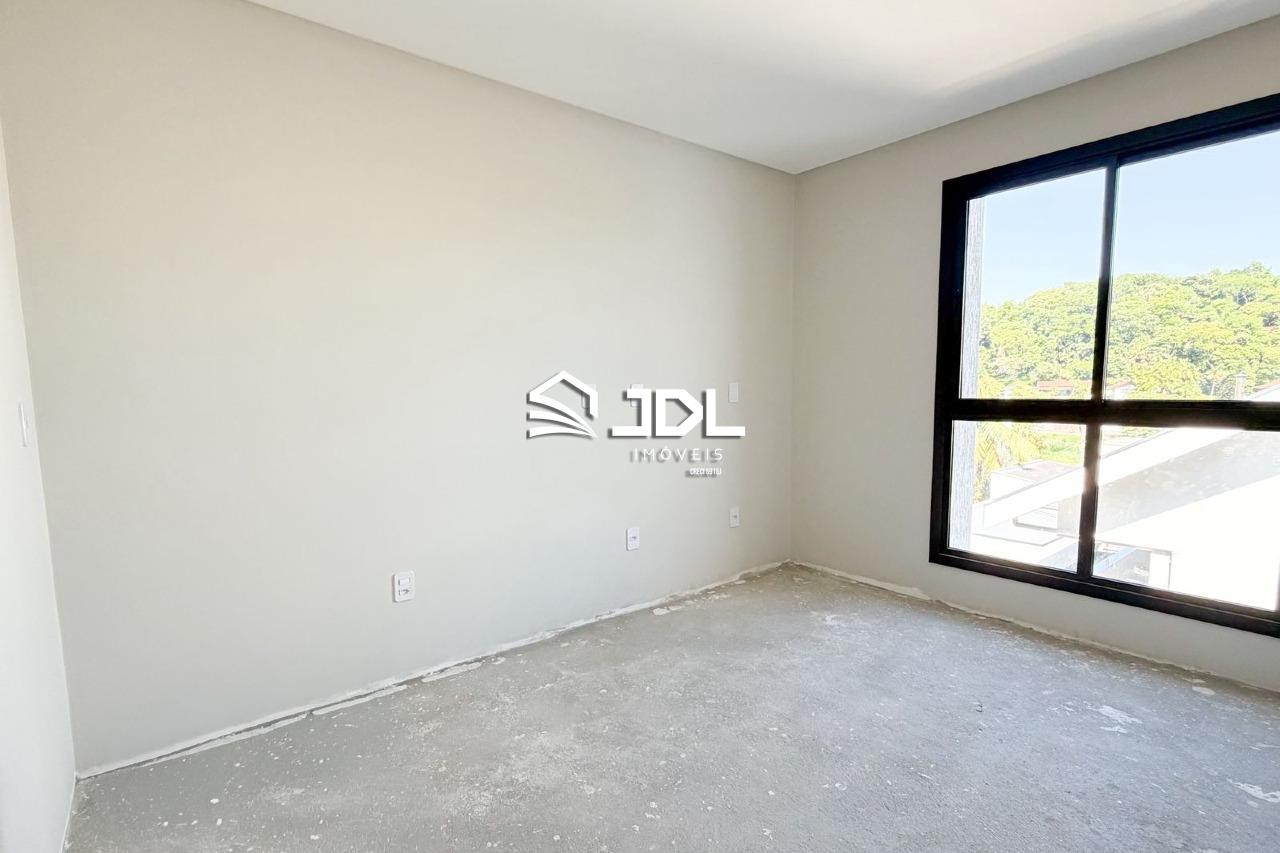 Casa à venda no bairro Escola Agrícola: 