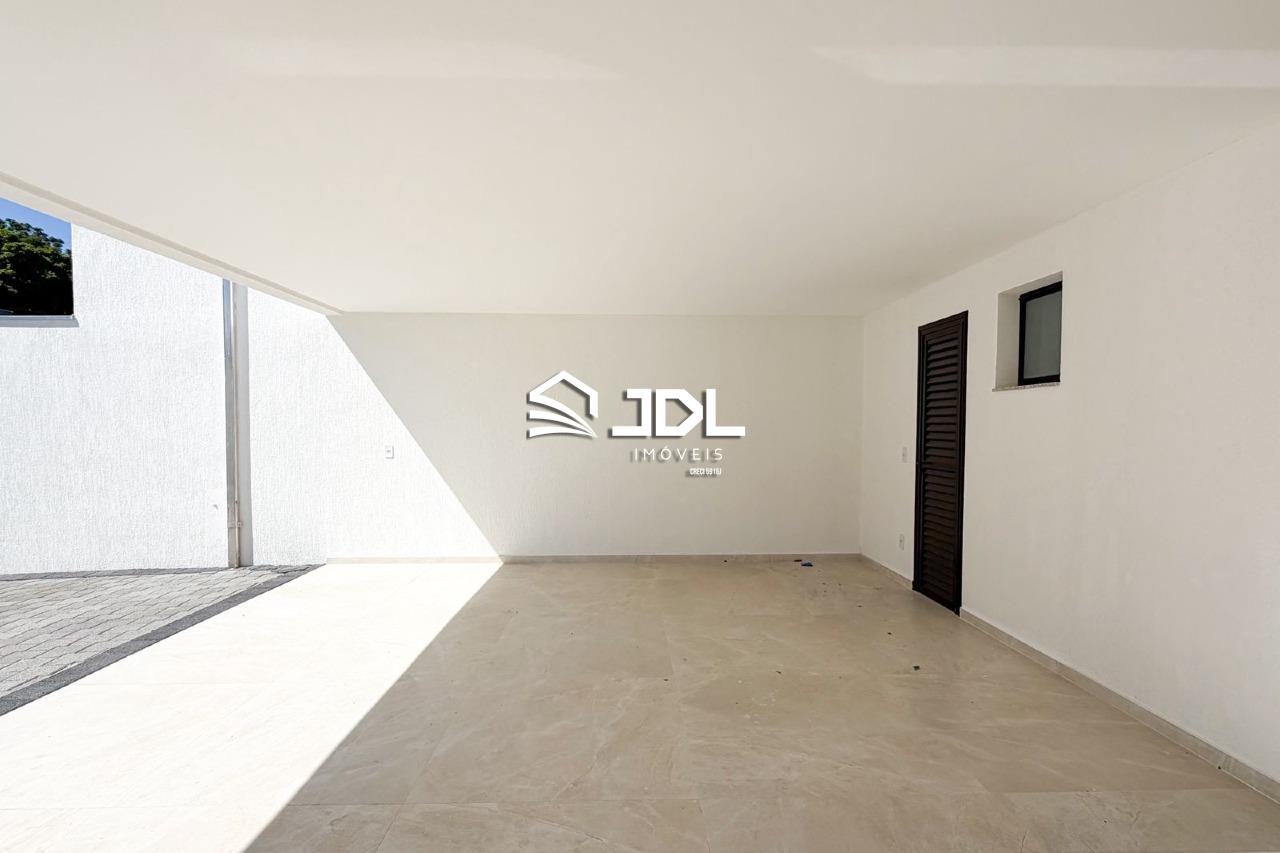 Casa à venda no bairro Escola Agrícola: 