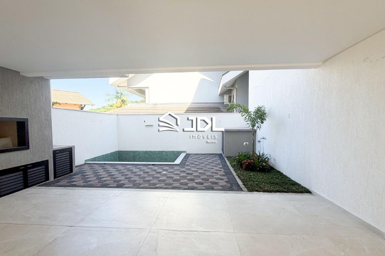 Casa à venda no bairro Escola Agrícola: 