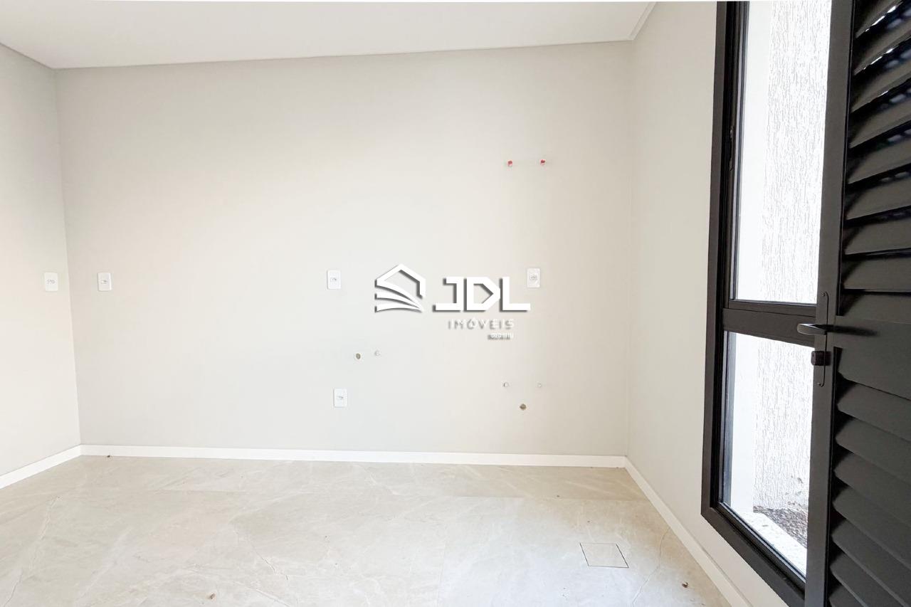 Casa à venda no bairro Escola Agrícola: 