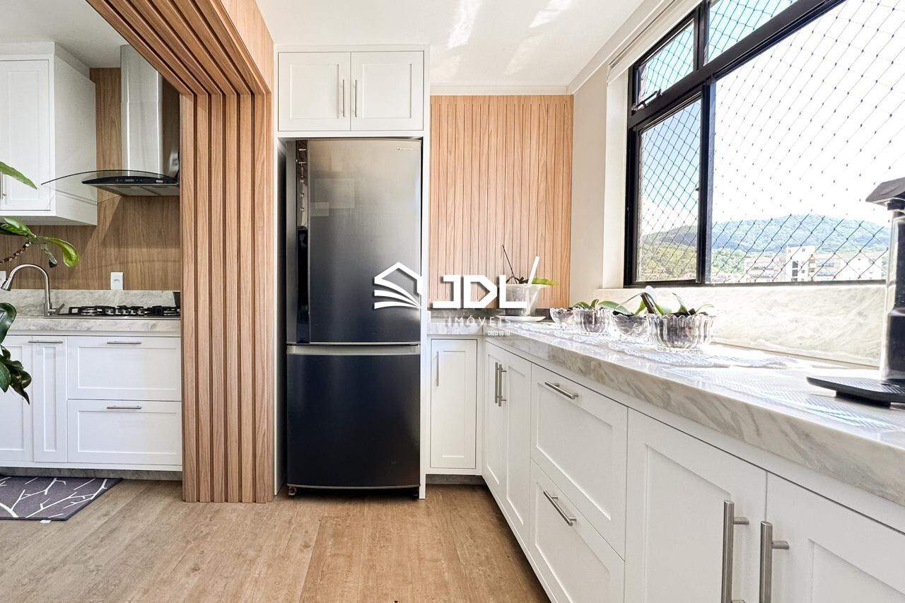 Apartamento à venda no bairro Velha: 