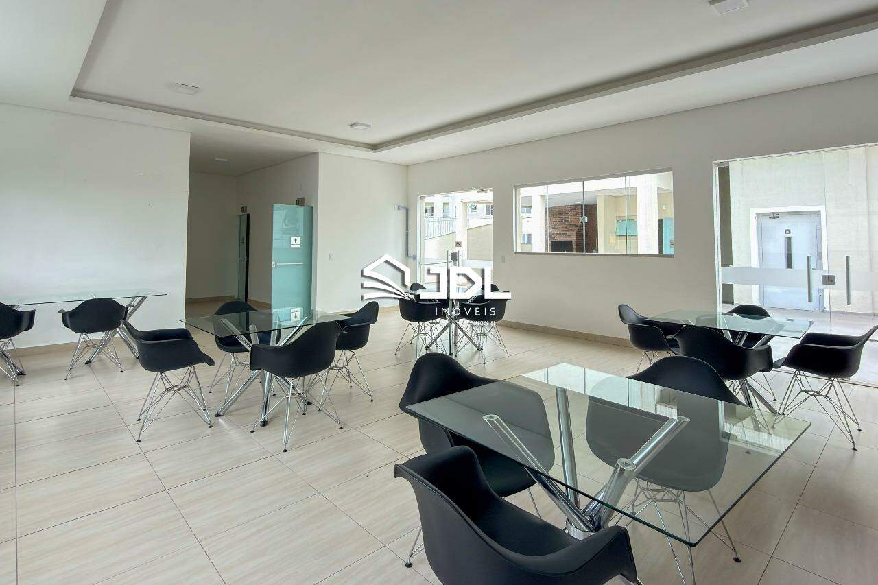 Apartamento à venda no bairro Velha Central: 