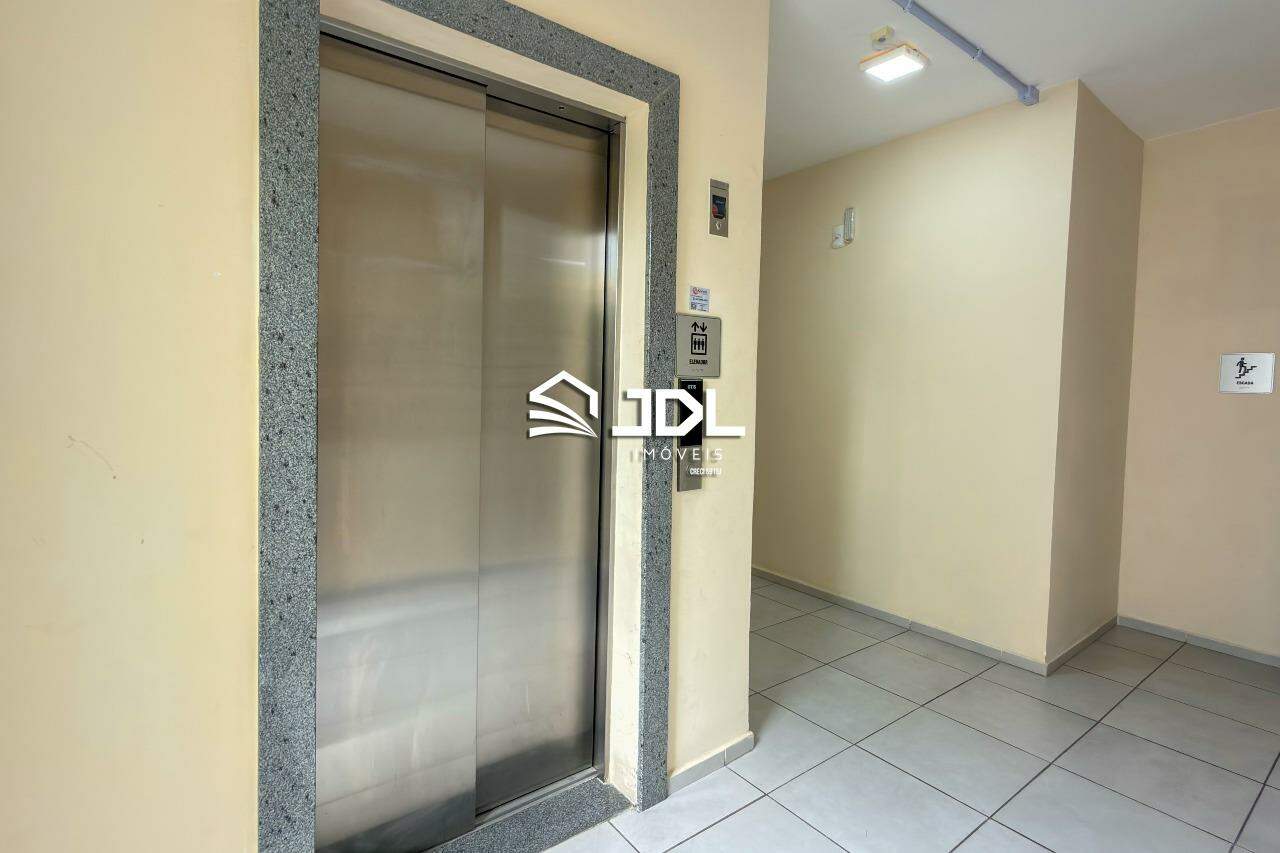 Apartamento à venda no bairro Velha Central: 