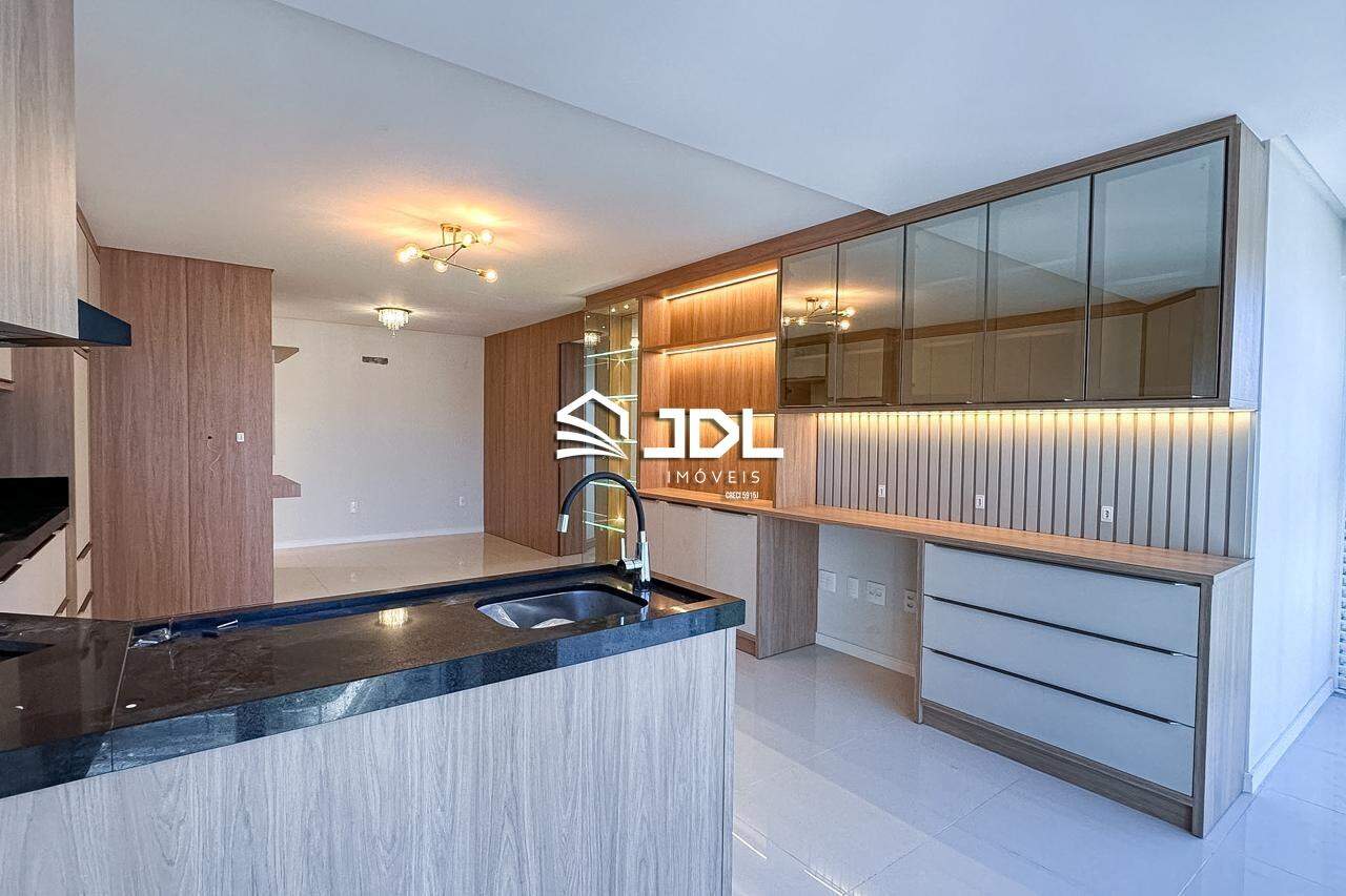 Apartamento à venda no bairro Velha: 
