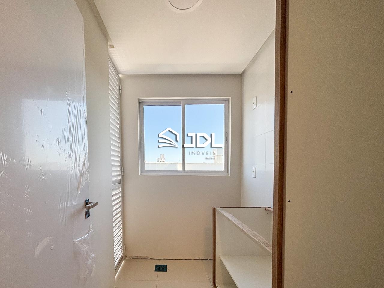 Apartamento à venda no bairro Velha: 