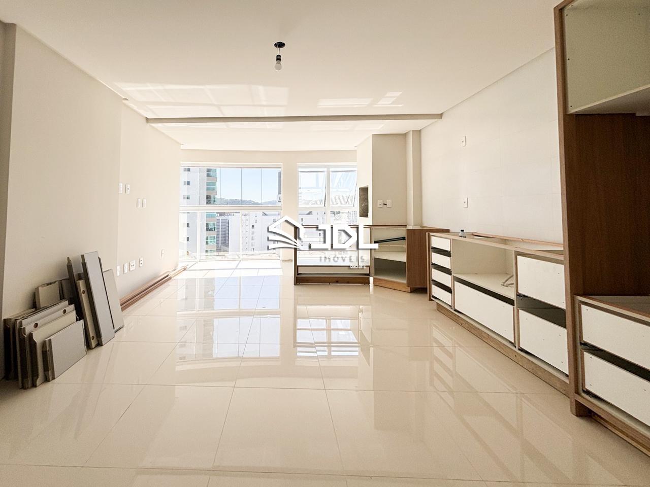 Apartamento à venda no bairro Velha: 