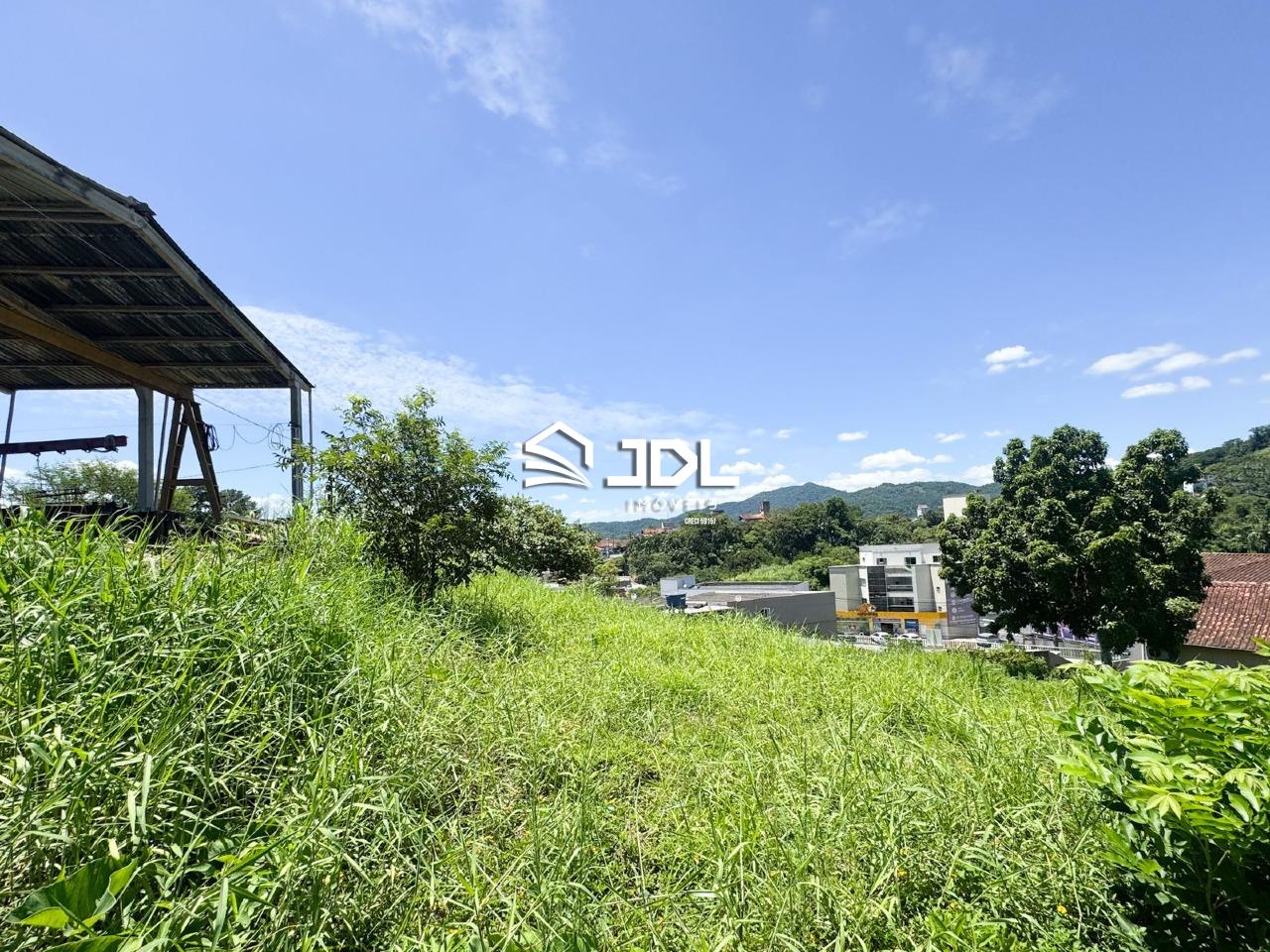 Terreno à venda no bairro Água Verde: 
