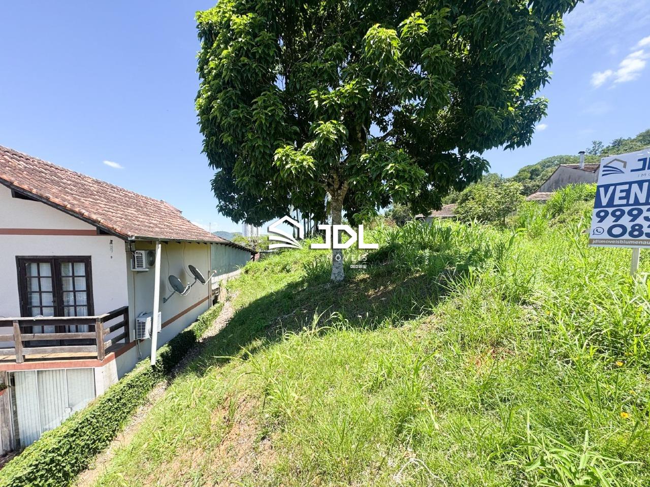 Terreno à venda no bairro Água Verde: 