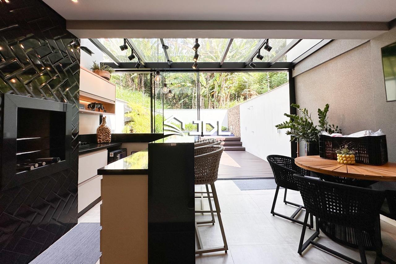 Casa à venda no bairro Escola Agrícola: 