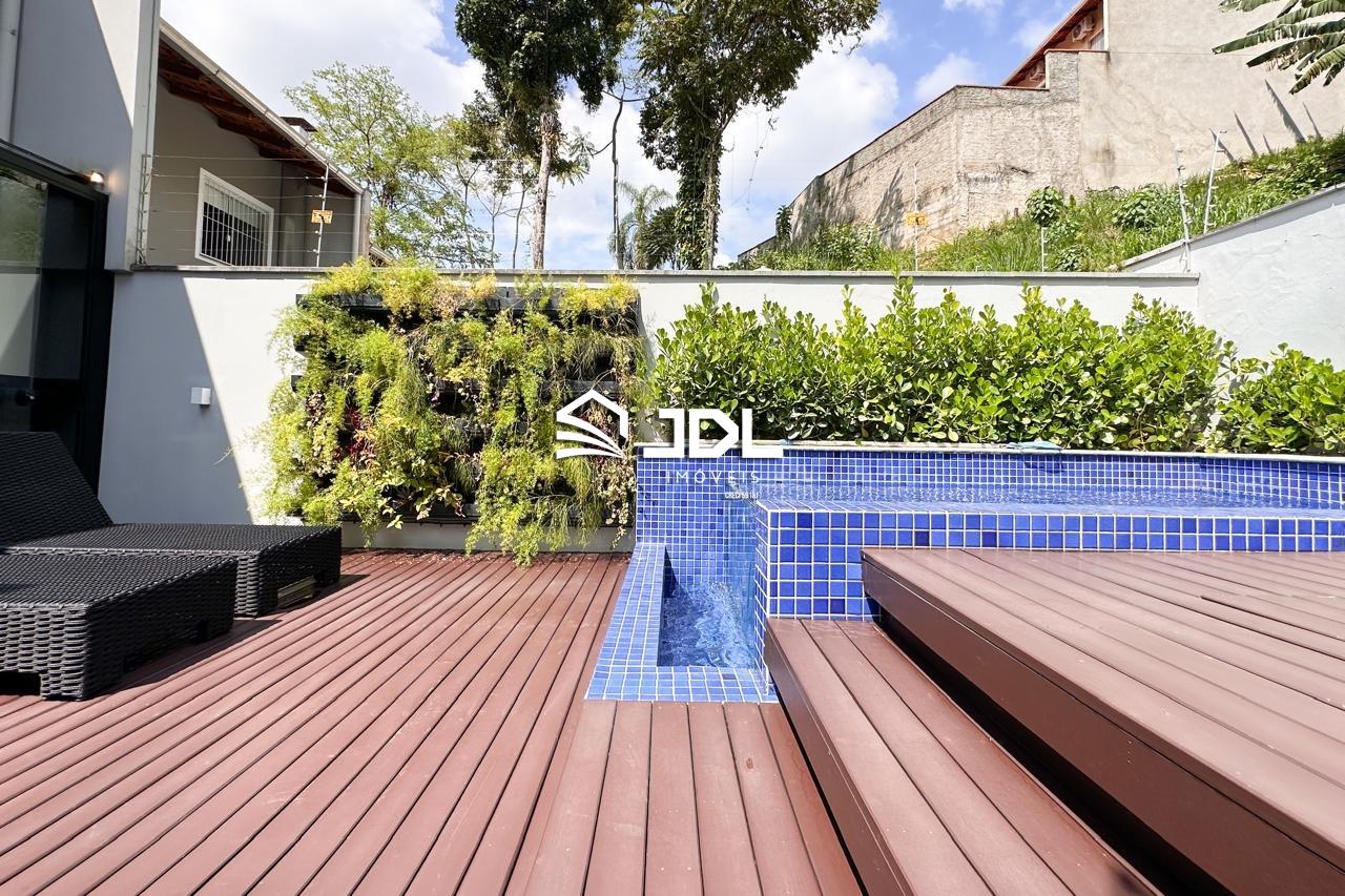 Casa à venda no bairro Escola Agrícola: 