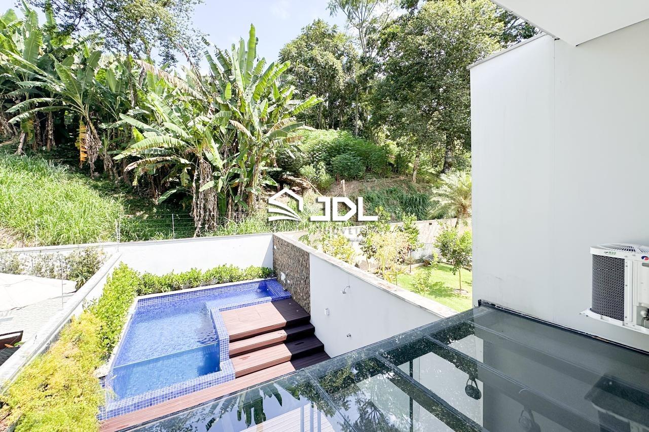 Casa à venda no bairro Escola Agrícola: 