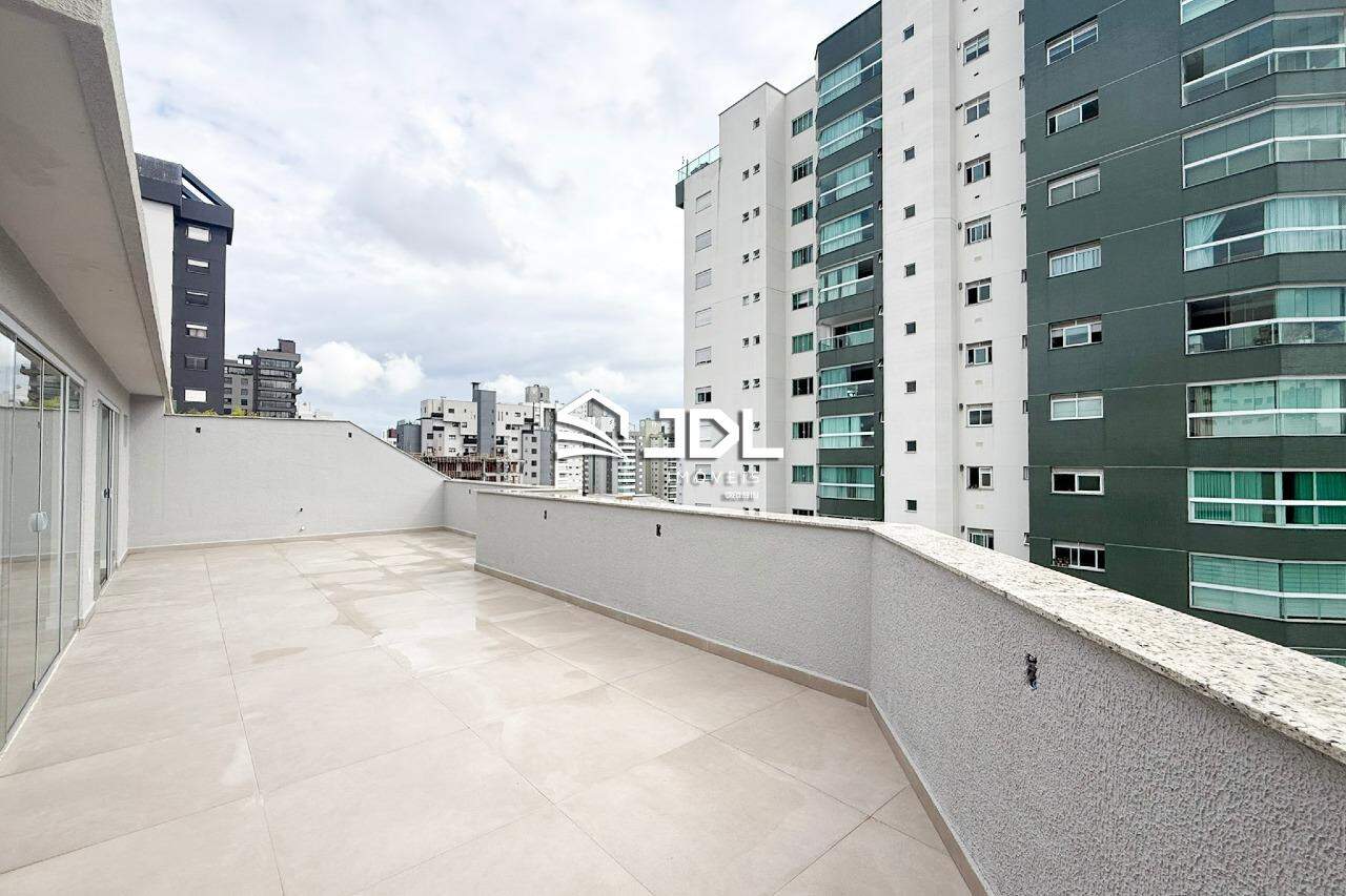 Cobertura à venda no bairro Victor Konder: 