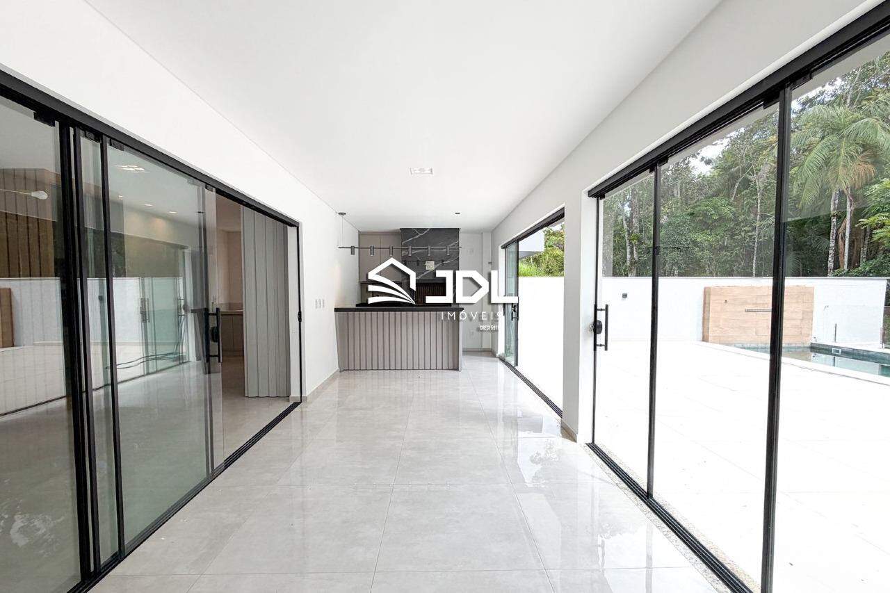 Casa à venda no bairro Ponta Aguda: 