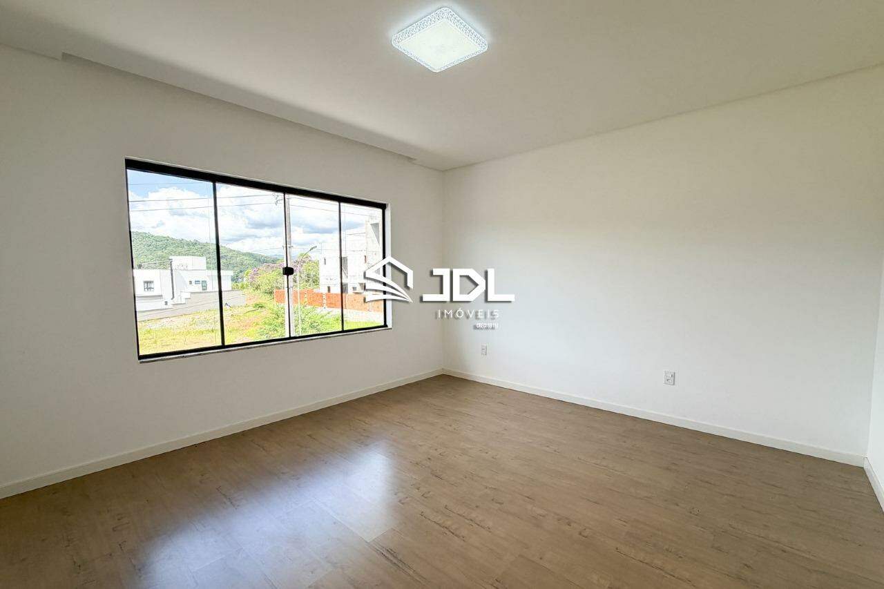 Casa à venda no bairro Ponta Aguda: 