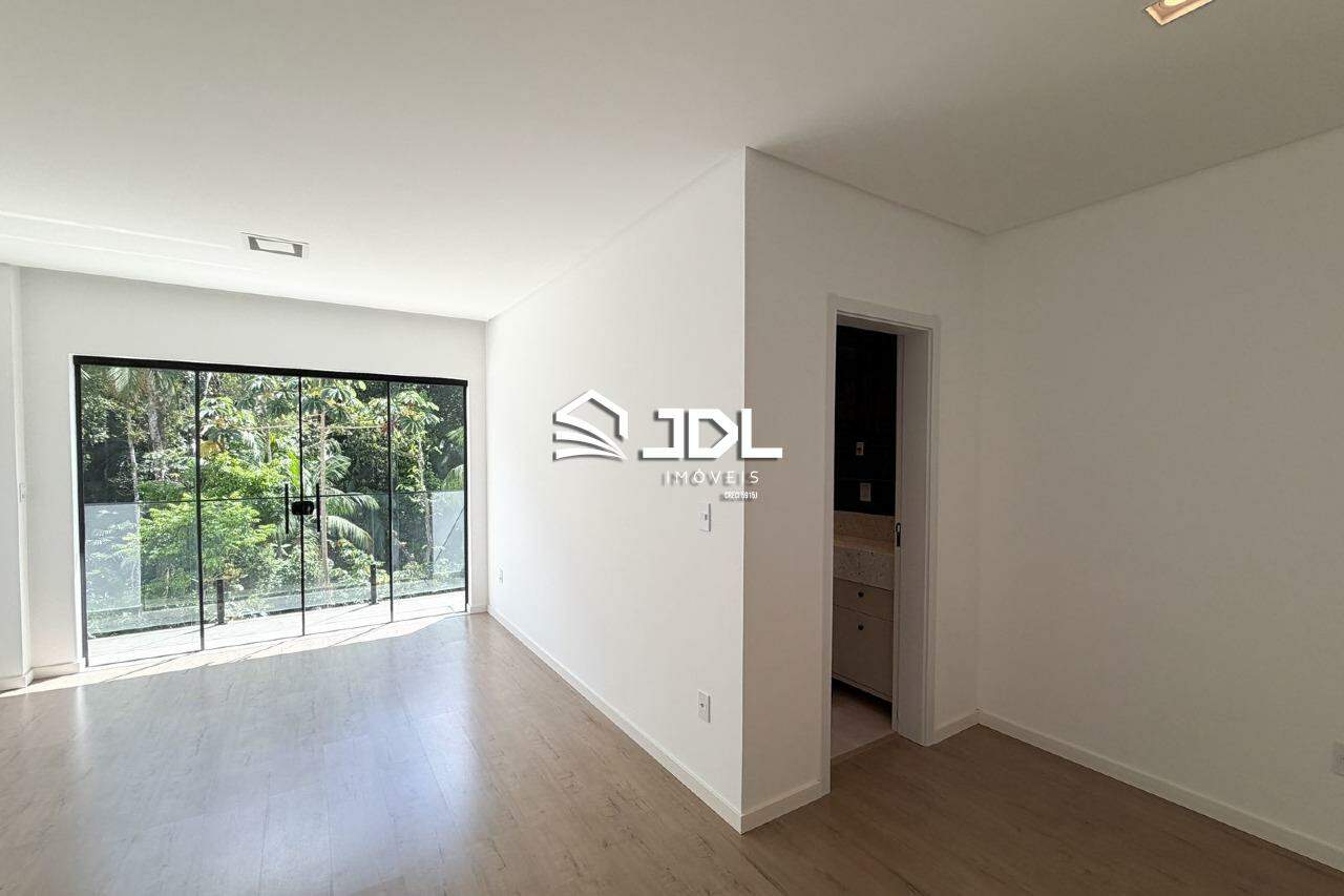 Casa à venda no bairro Ponta Aguda: 