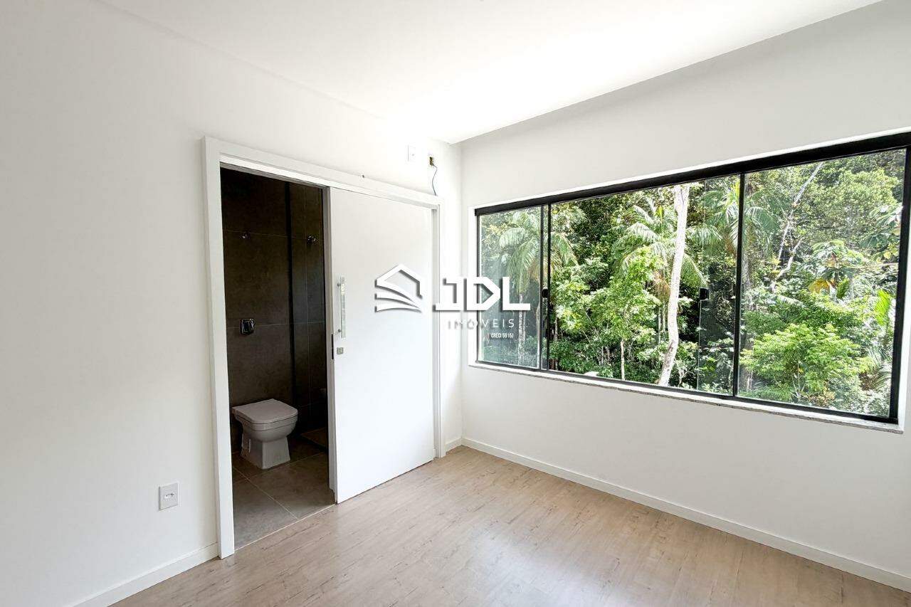 Casa à venda no bairro Ponta Aguda: 