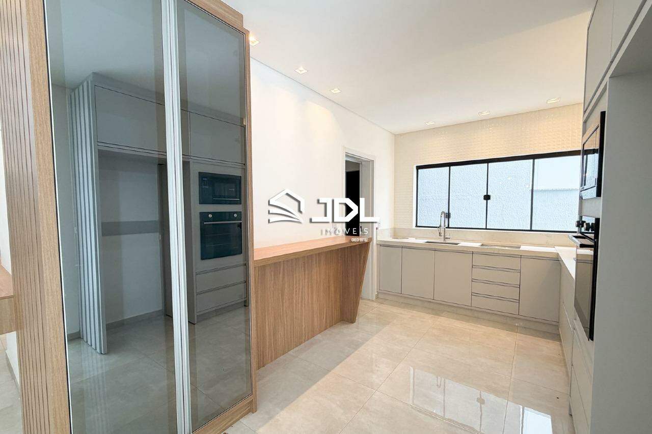 Casa à venda no bairro Ponta Aguda: 