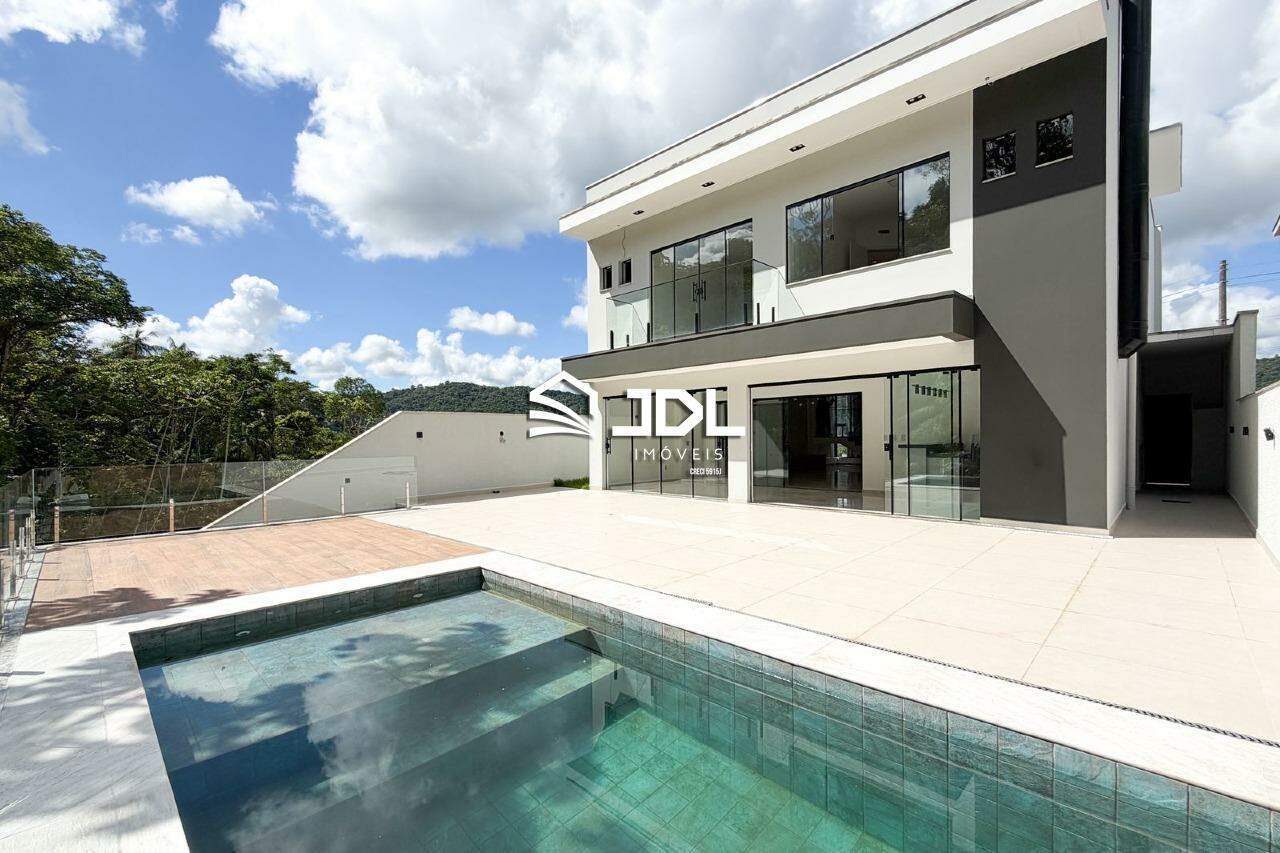 Casa à venda no bairro Ponta Aguda: 