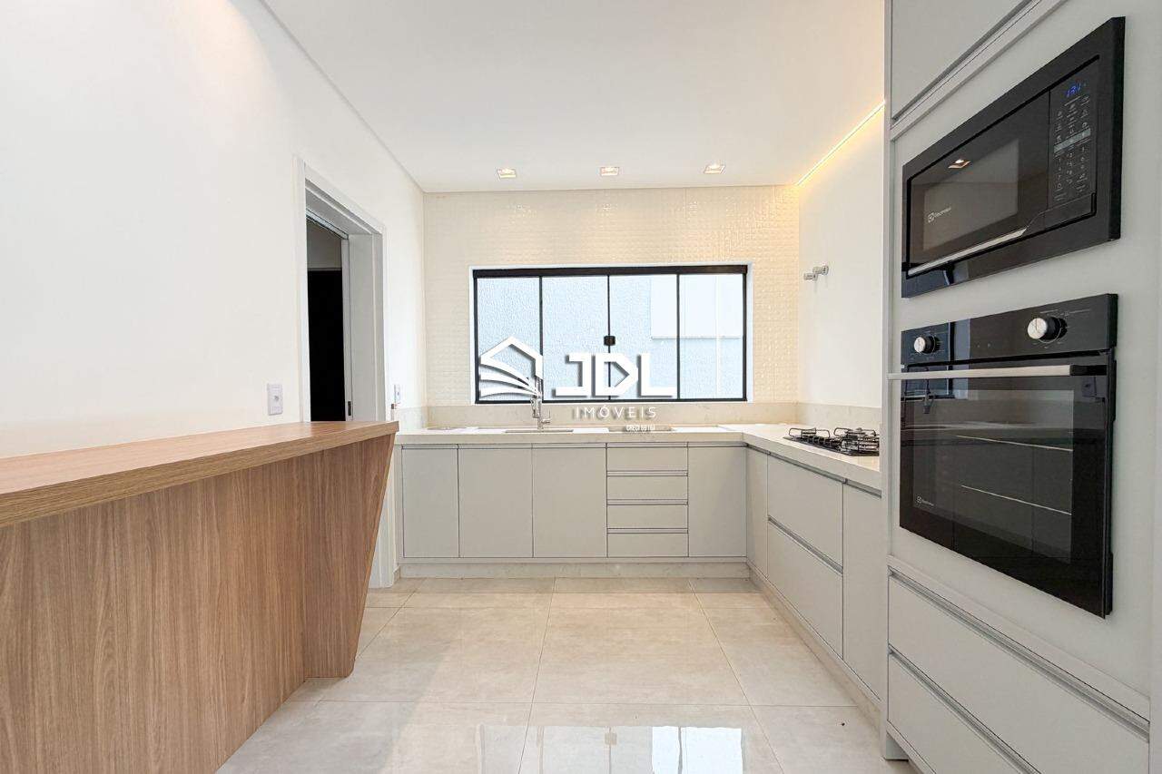 Casa à venda no bairro Ponta Aguda: 